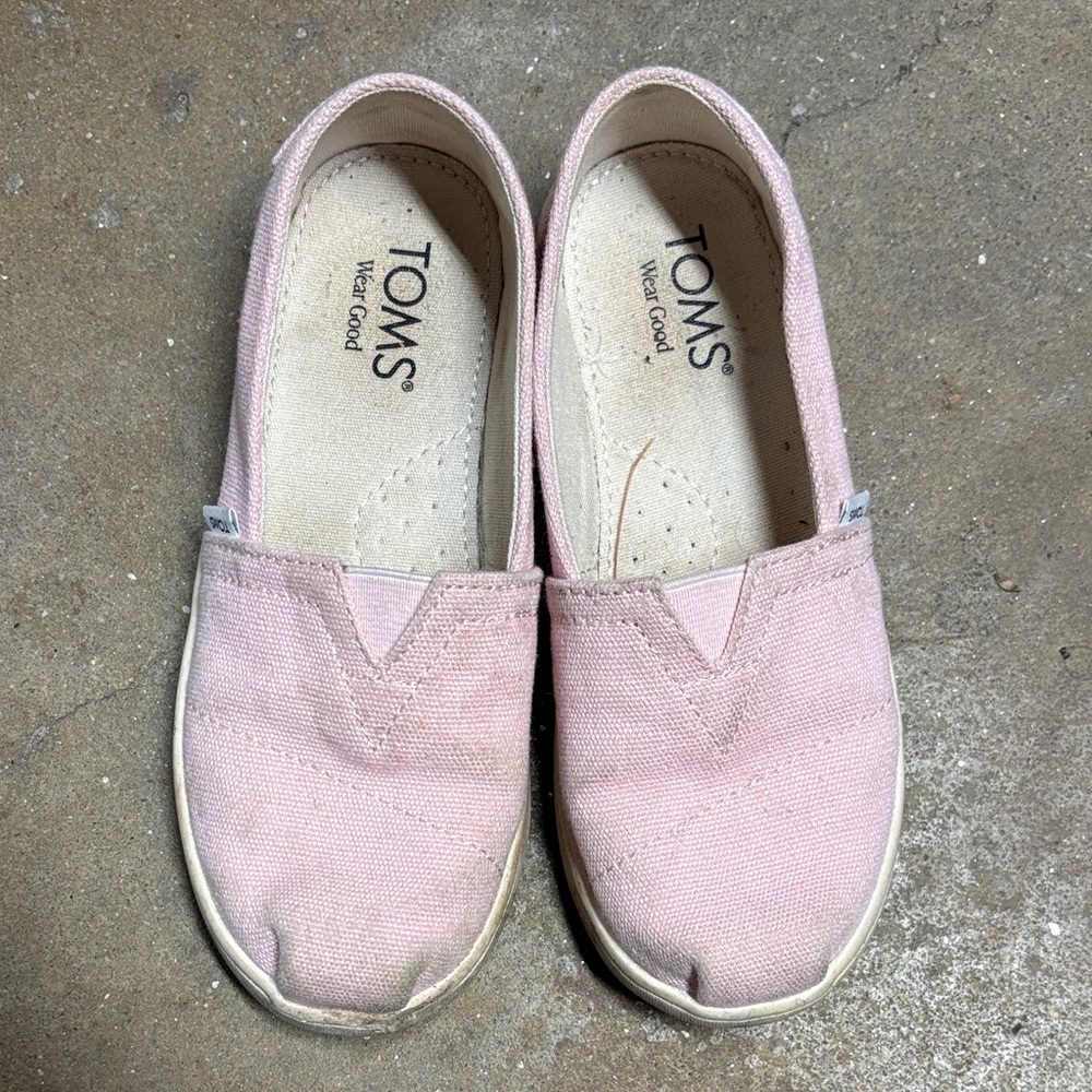 TOMS Kids Light Pink Canvas Sneakers 🩷